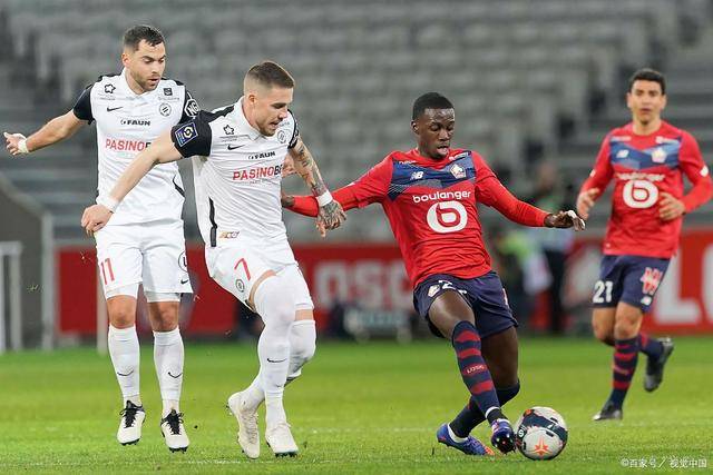 云南玉昆逆转十人大连英博赢得比赛
